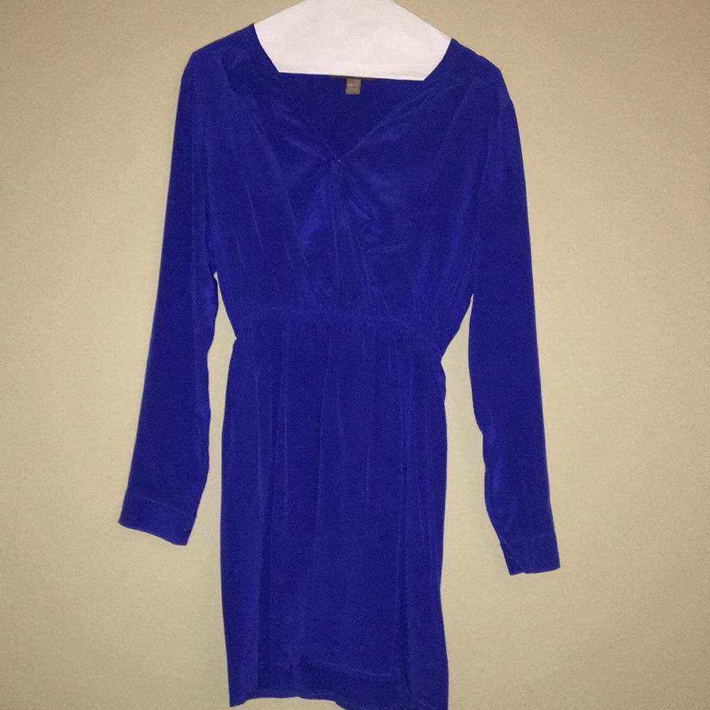 Blue long sleeve v neck dress